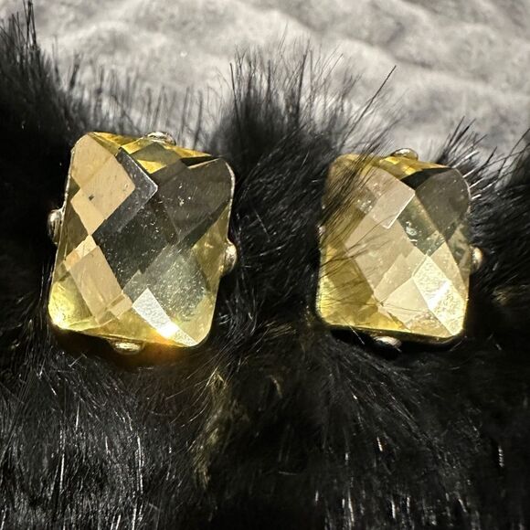 Vintage Faceted Yellow-Green Stud Earrings Gold Stud Earrings - Picture 5 of 17